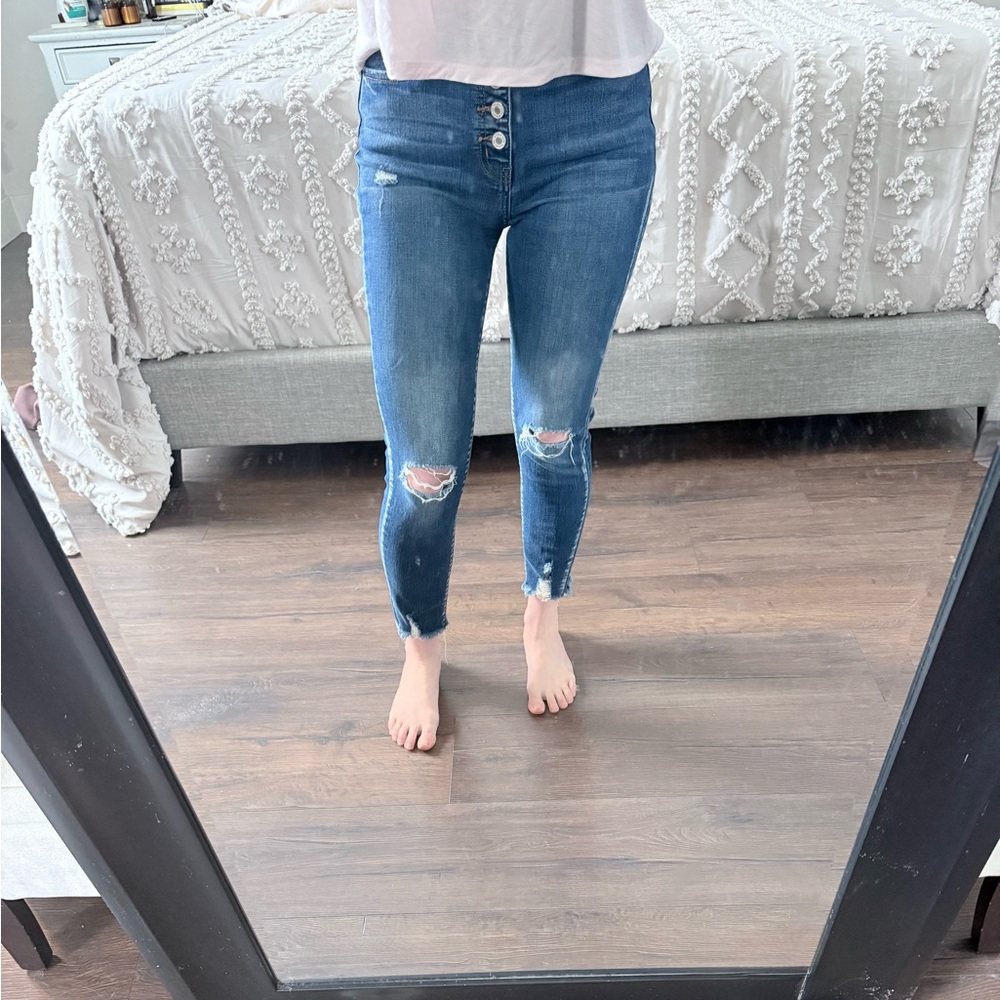 KanCan Distressed Ankle Jeans in Blue